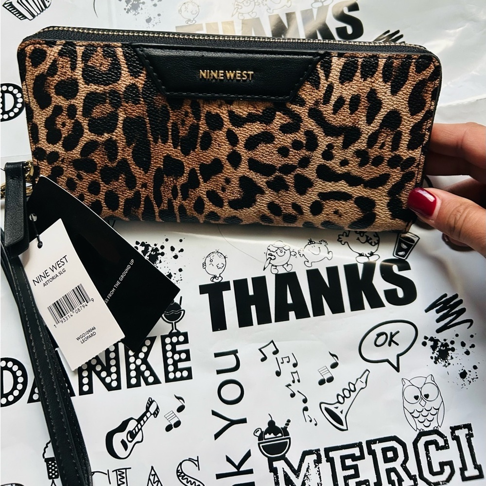 ✨Nine West Astoria SLG Leopard print wallet